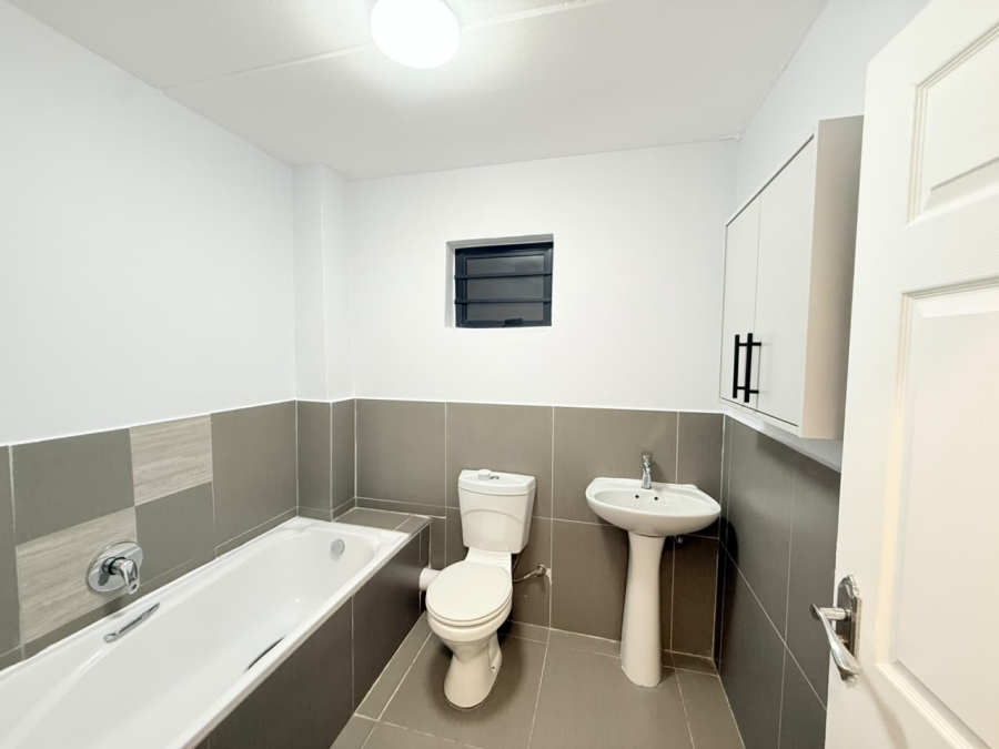2 Bedroom Property for Sale in Parklands North Western Cape